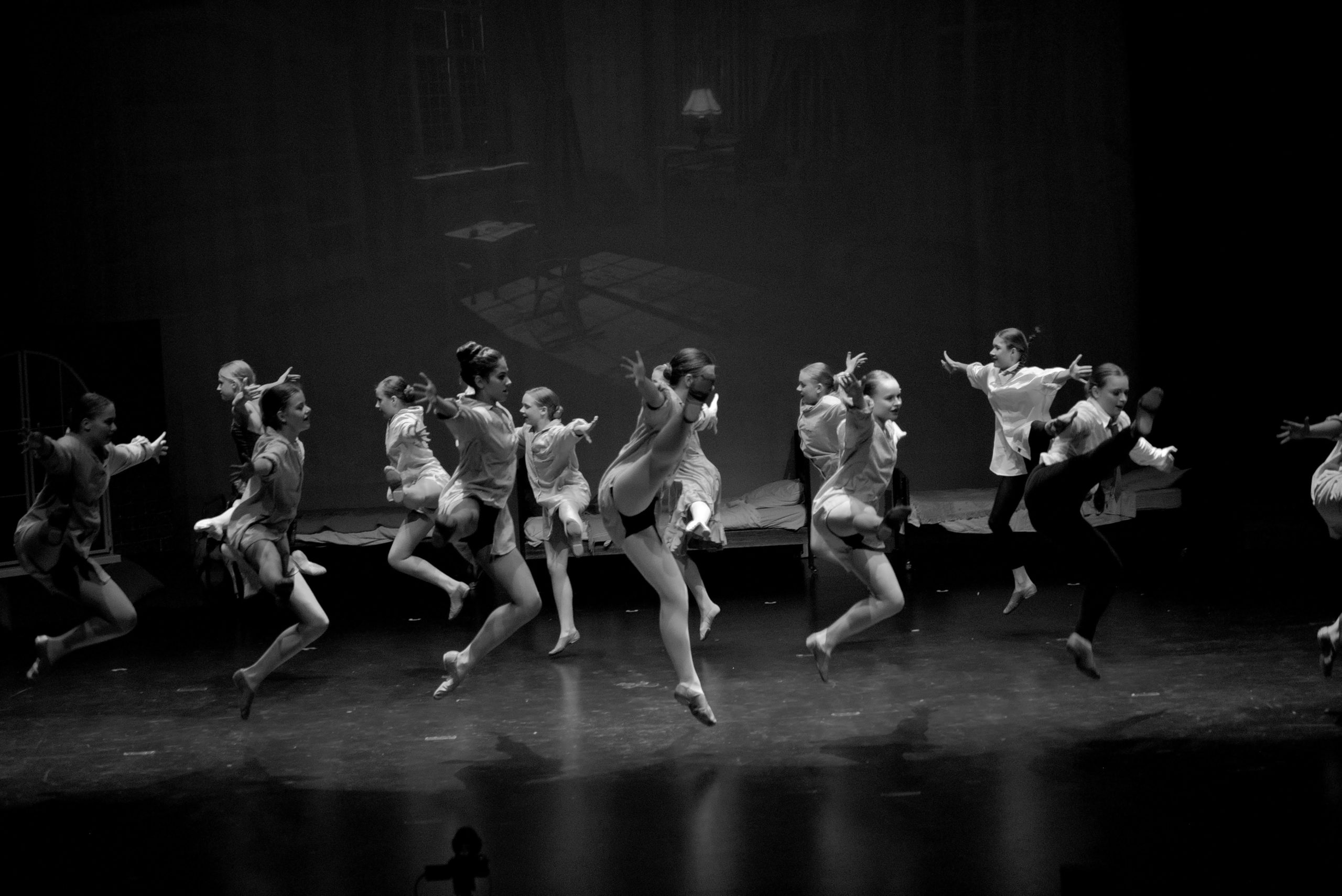 Dansfotografie - Dans ballet show - Peter Pan - Toi, moi et la danse - in CC de stroming (Evergem) & GC de Kluize (Oosterzele)